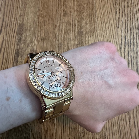 Michael Kors Rose Gold Watch for sale! - Picture 2 of 4